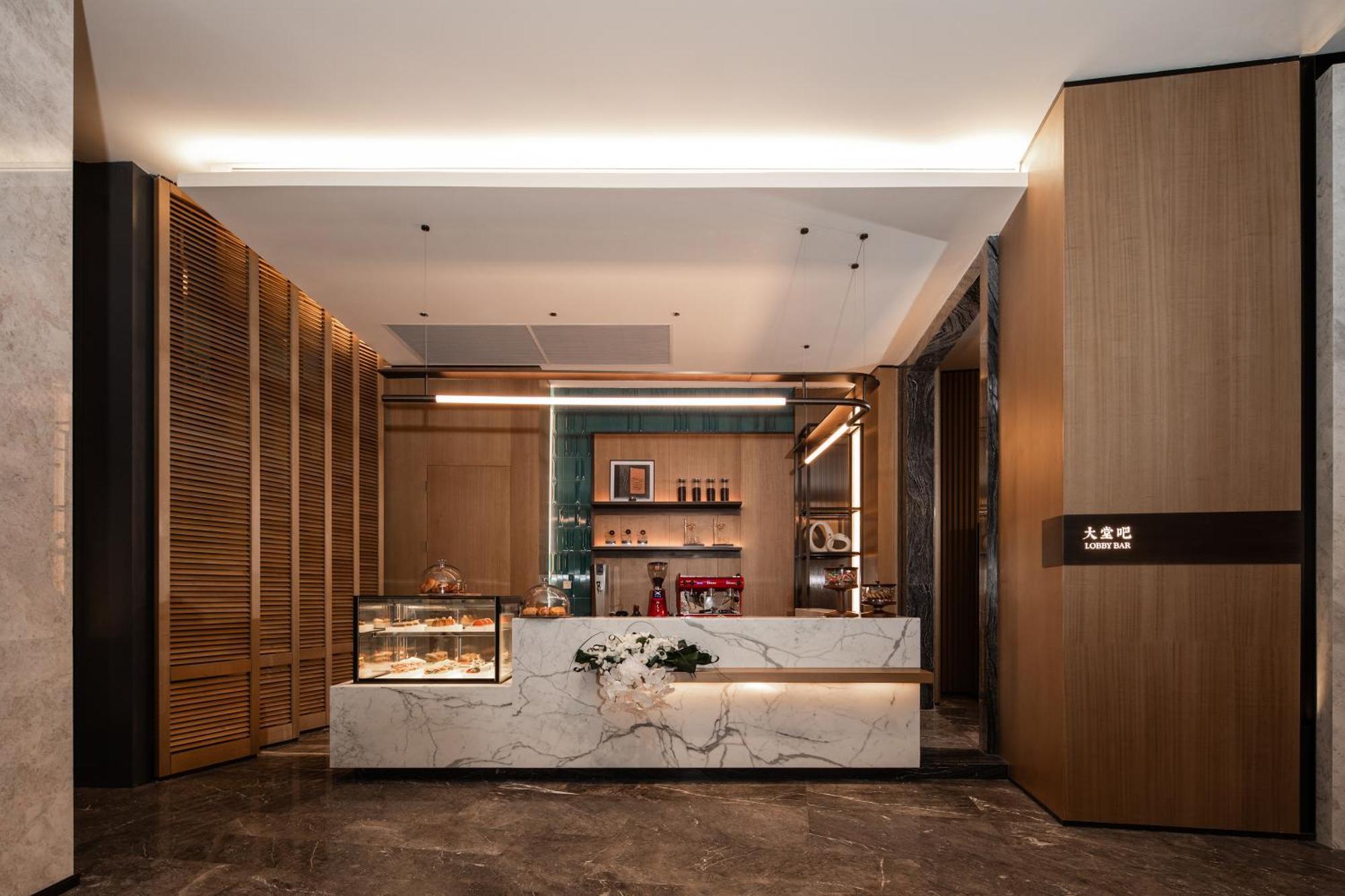 Hotel Expo Riverside 5*